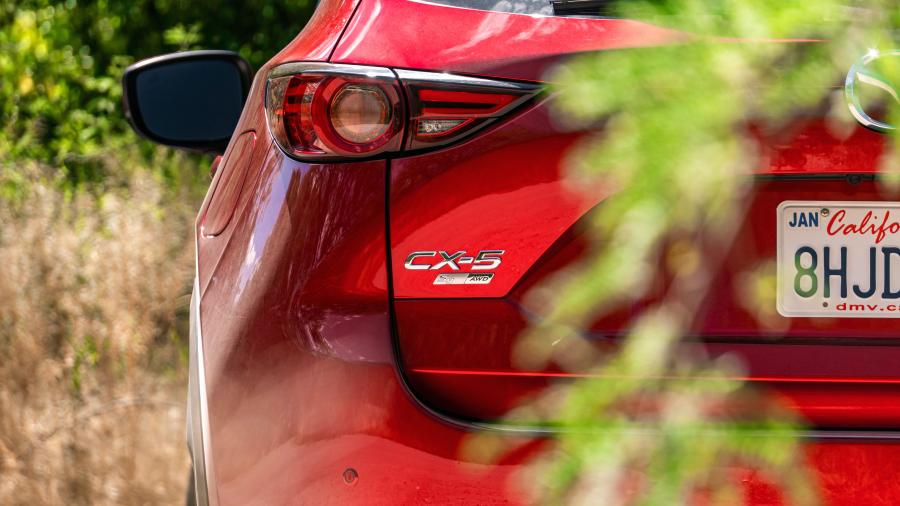 Детали экстерьера Mazda CX-5 Signature 2018 года  (NA) (фото 33 из 40)